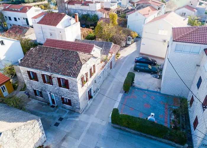 Nives Villa