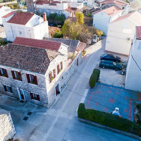 Nives Villa